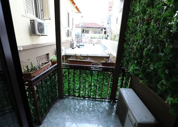 Little Corner Hostel Τίρανα